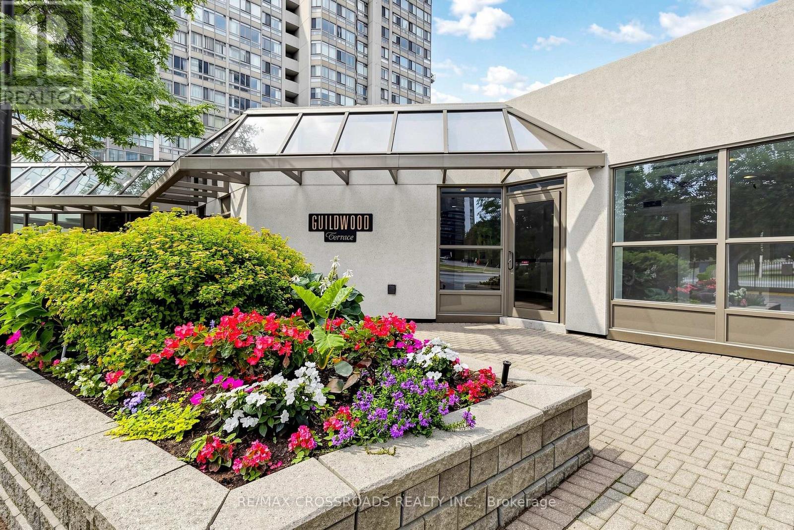 511 - 3233 Eglinton Avenue E Property Photo 5