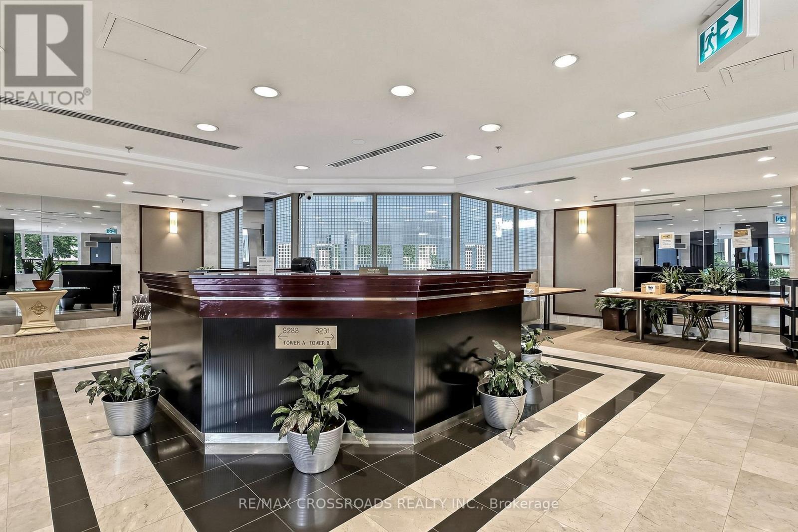 511 - 3233 Eglinton Avenue E Property Photo 6