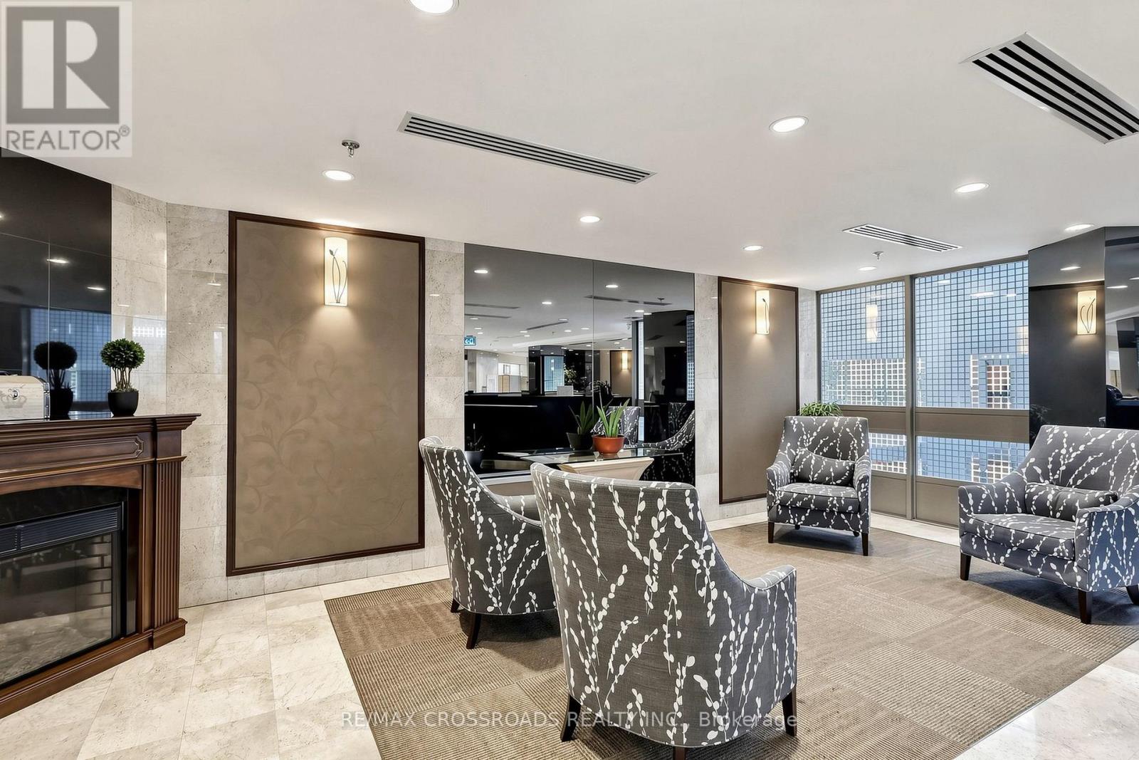 511 - 3233 Eglinton Avenue E Property Photo 8