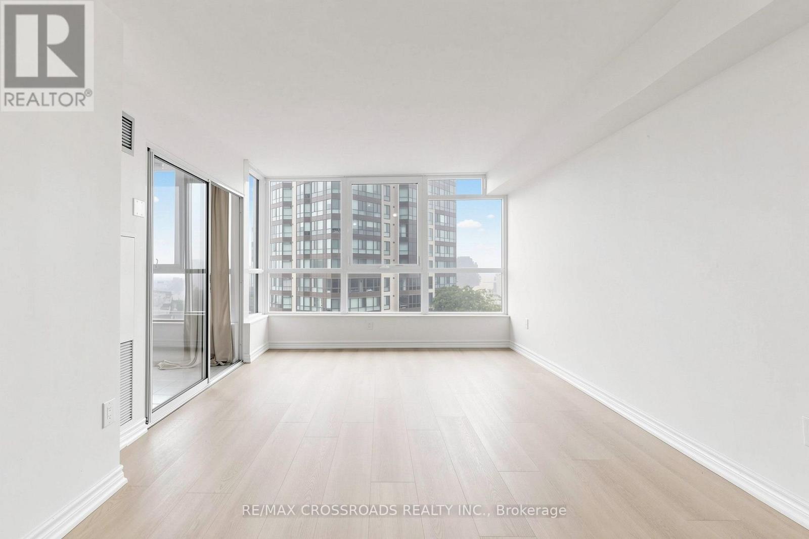 511 - 3233 Eglinton Avenue E Property Photo 10