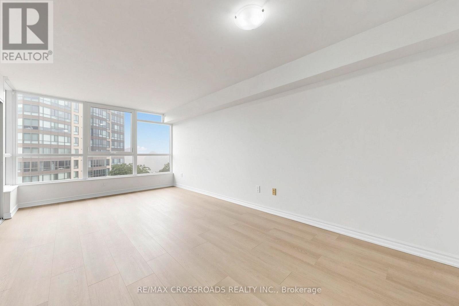 511 - 3233 Eglinton Avenue E Property Photo 11