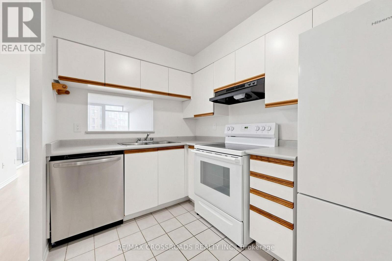 511 - 3233 Eglinton Avenue E Property Photo 15