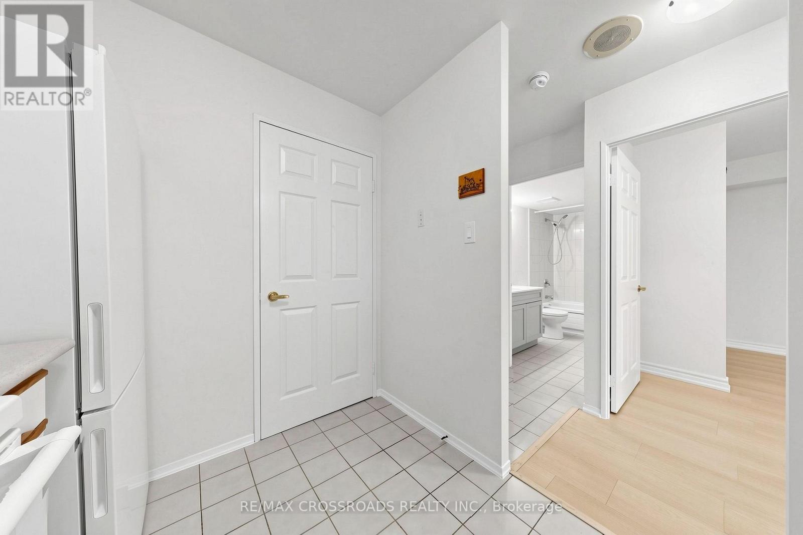 511 - 3233 Eglinton Avenue E Property Photo 18