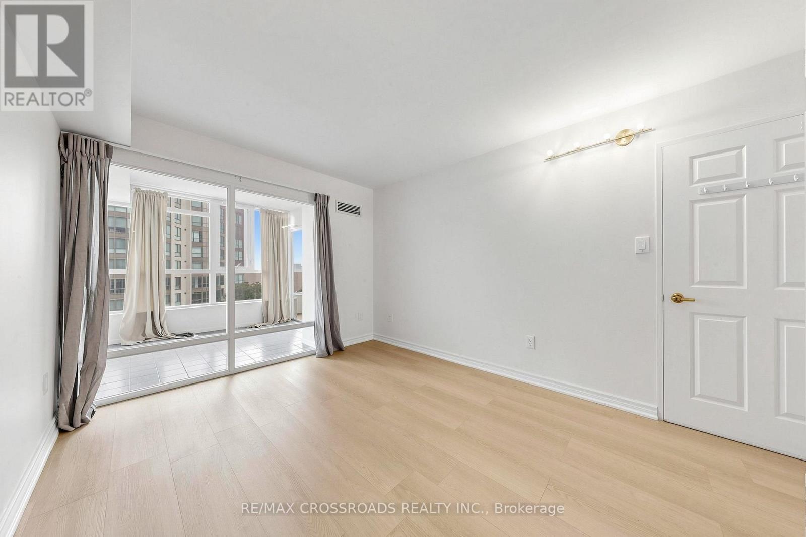511 - 3233 Eglinton Avenue E Property Photo 19