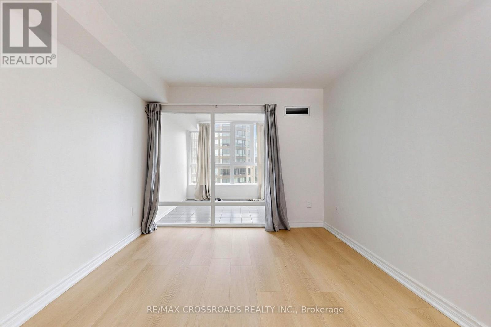 511 - 3233 Eglinton Avenue E Property Photo 20