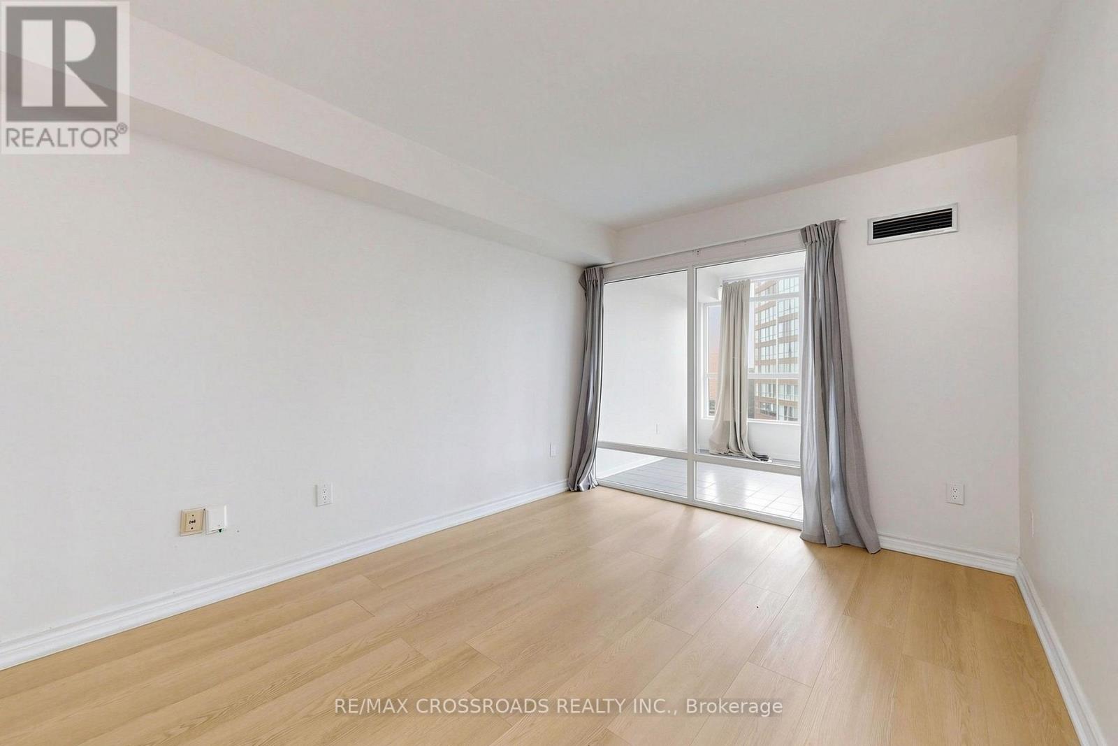 511 - 3233 Eglinton Avenue E Property Photo 21