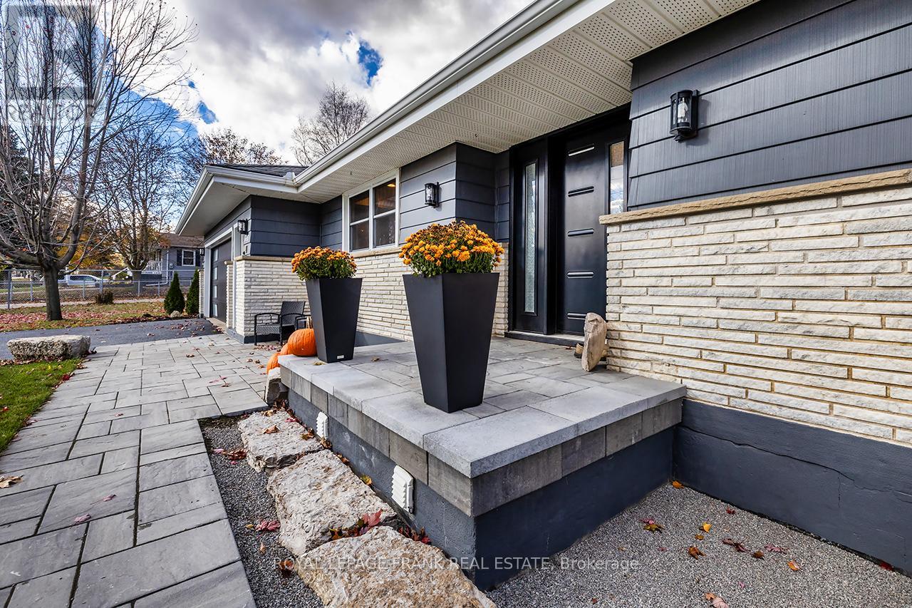 1695 Scugog Street Property Photo 4