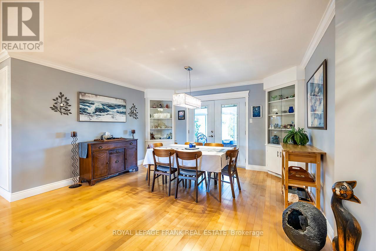 1695 Scugog Street Property Photo 6