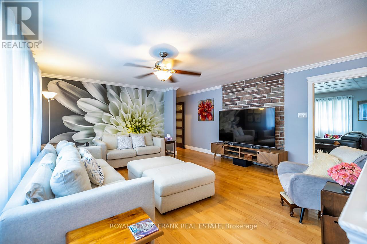 1695 Scugog Street Property Photo 15