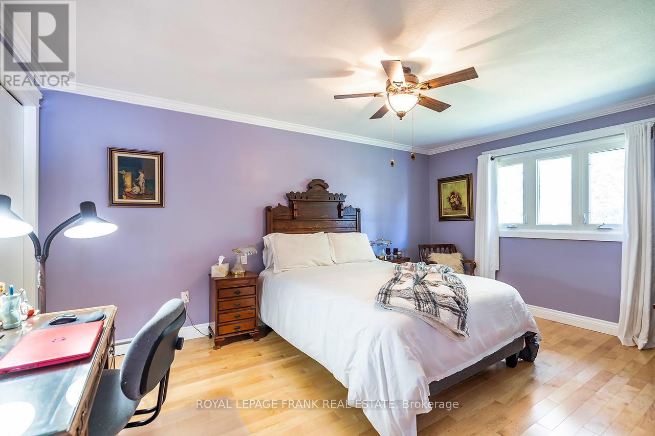 1695 Scugog Street Property Photo 23