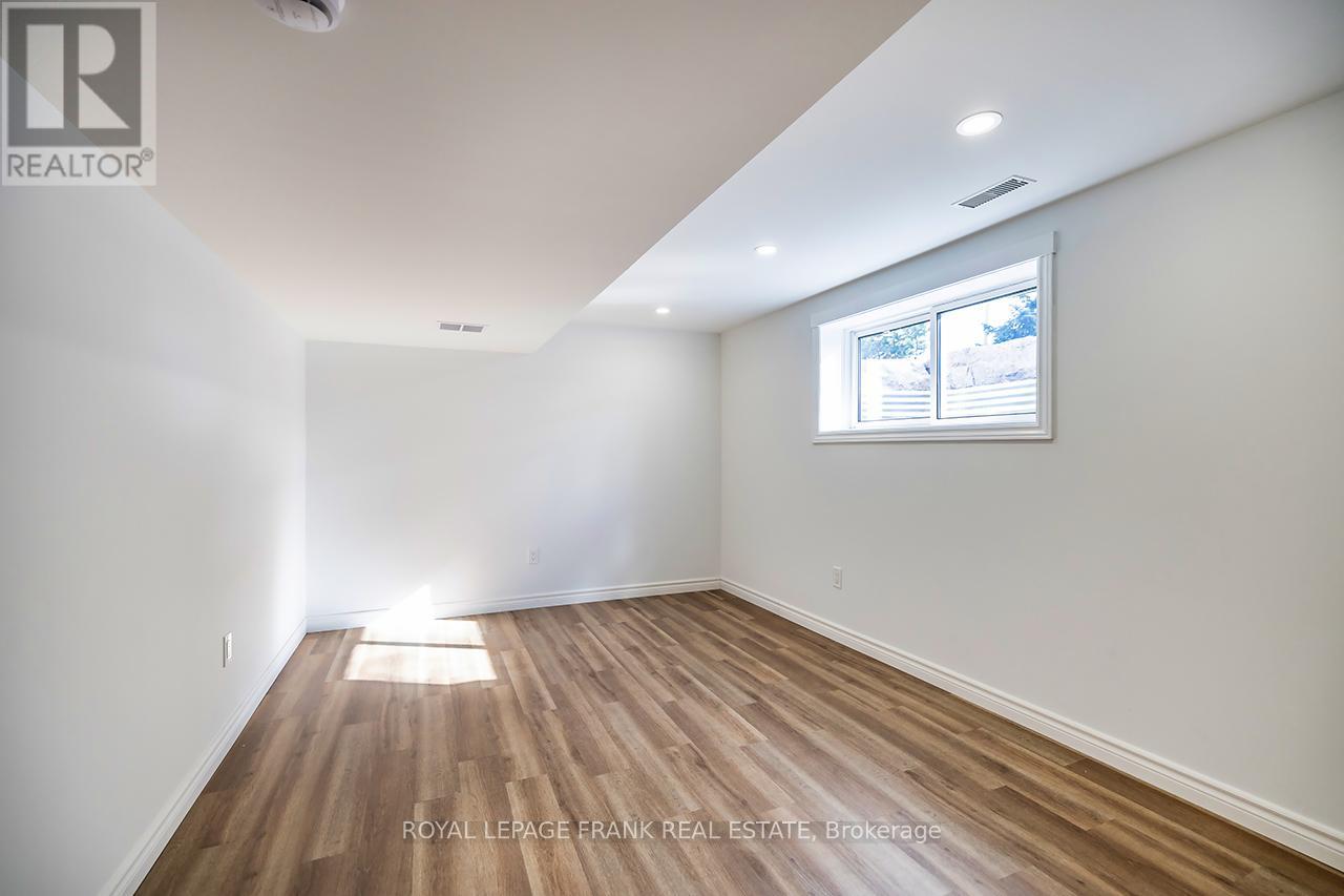 1695 Scugog Street Property Photo 34