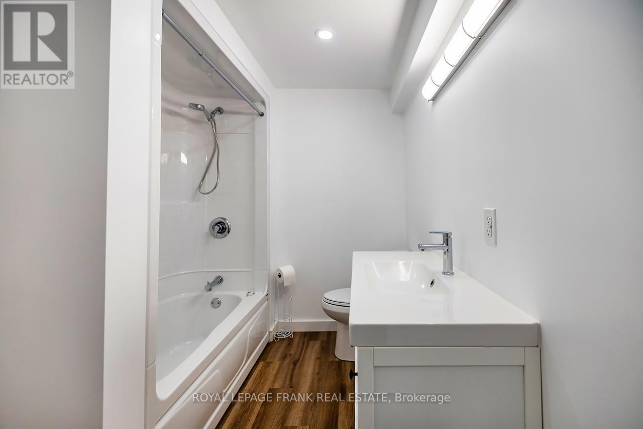 1695 Scugog Street Property Photo 37