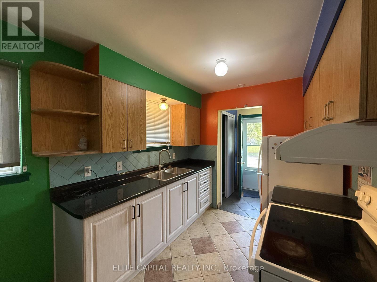 332 Burrows Hall Boulevard Property Photo 3