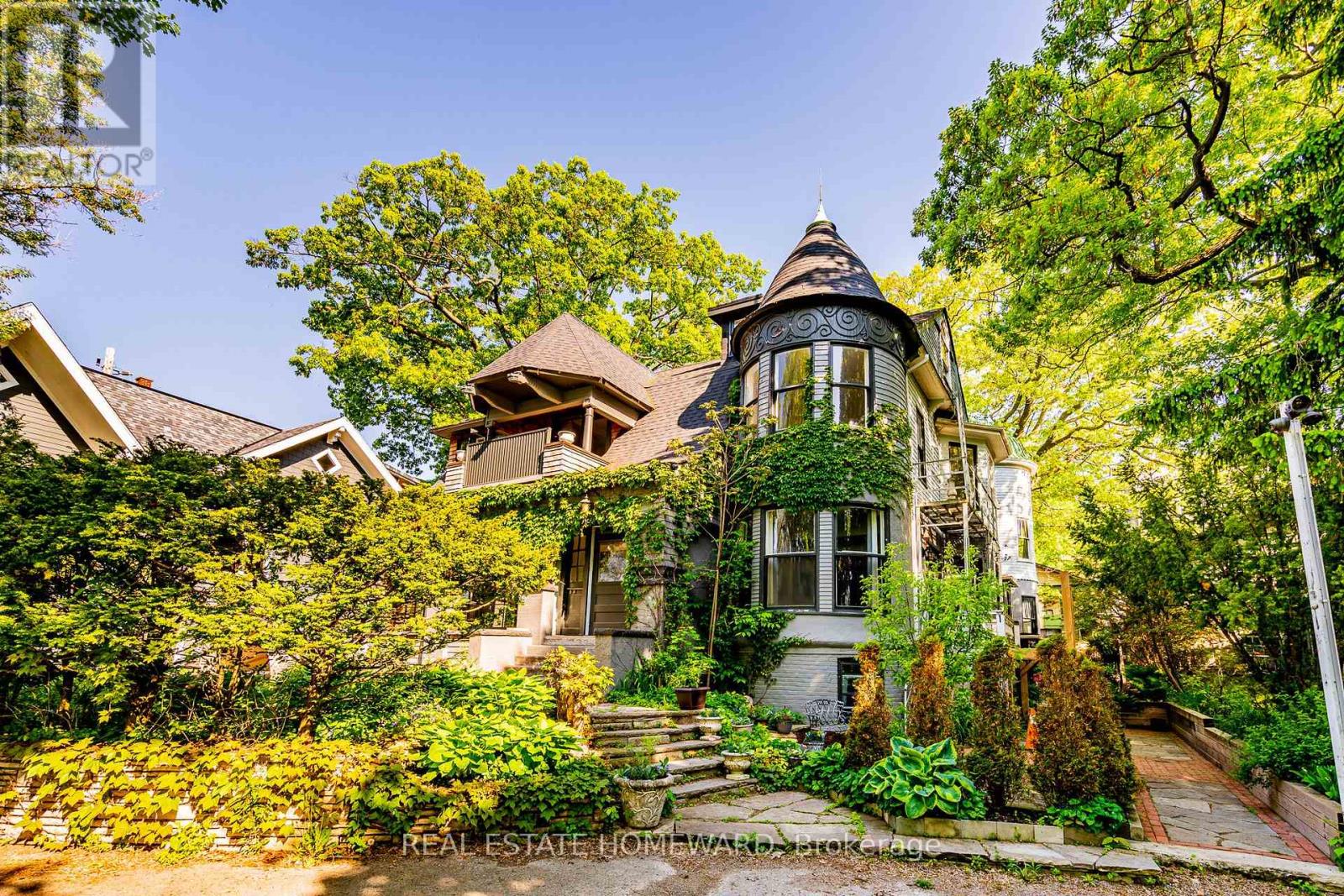 3025 Queen Street E Property Photo 2