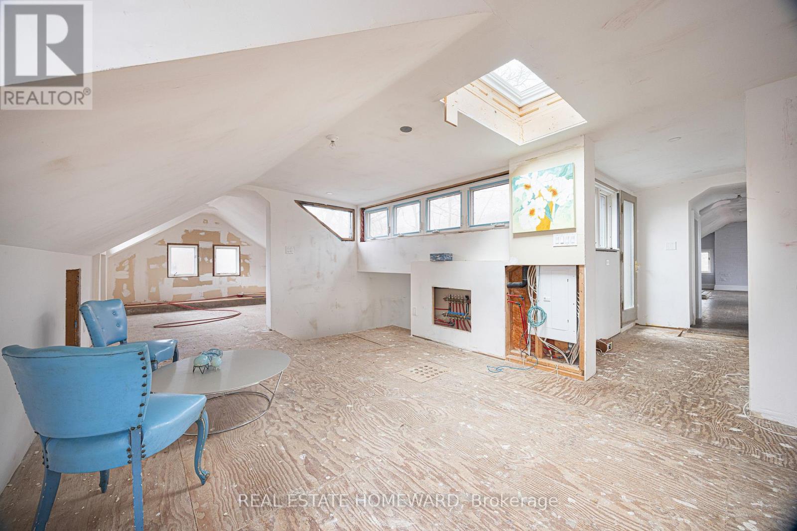 3025 Queen Street E Property Photo 10