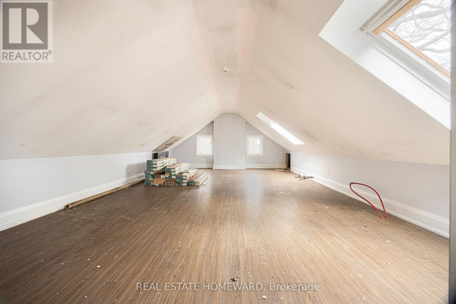 3025 Queen Street E Property Photo 11