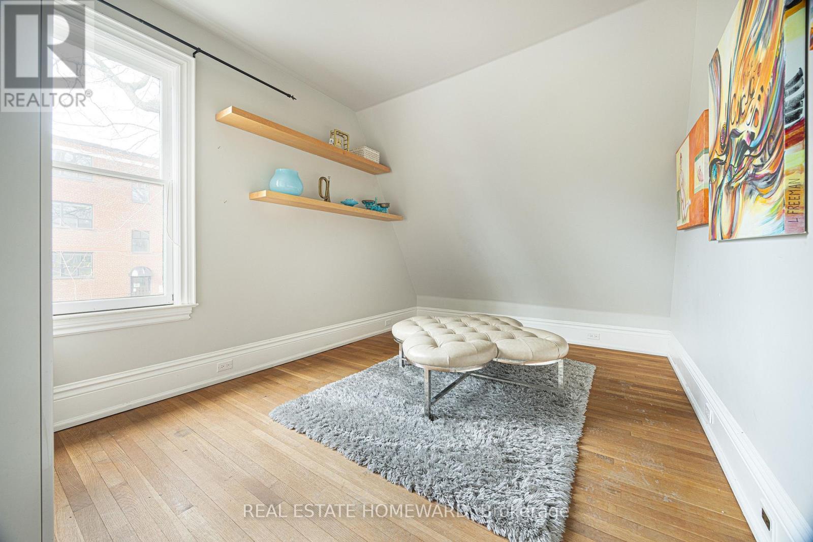 3025 Queen Street E Property Photo 12