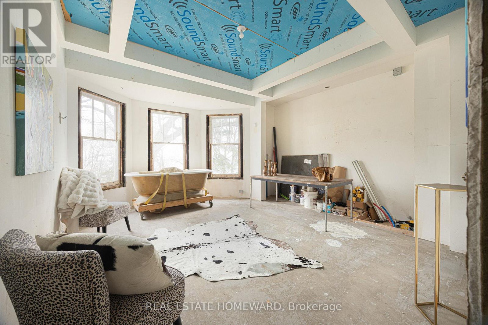 3025 Queen Street E Property Photo 14