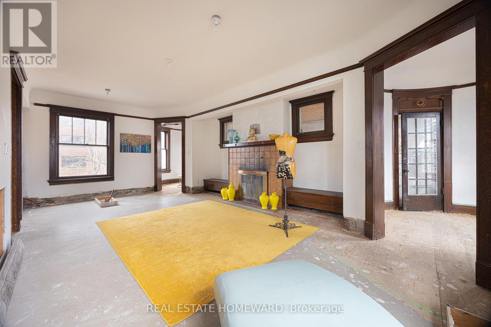 3025 Queen Street E Property Photo 15