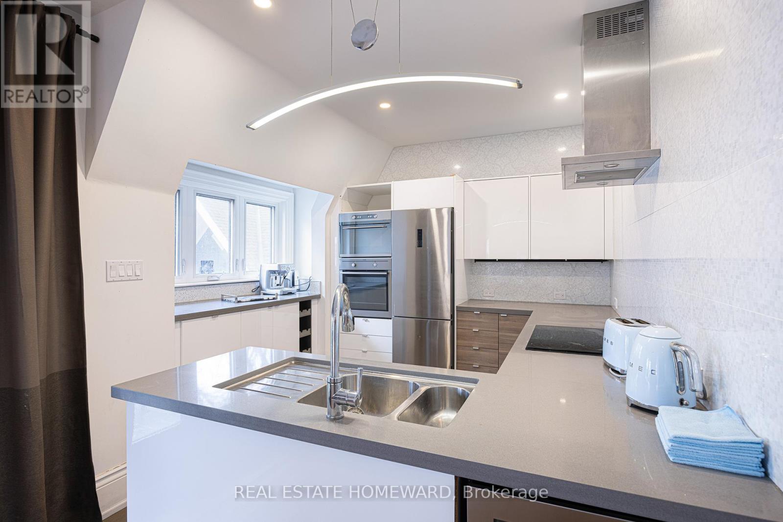 3025 Queen Street E Property Photo 18