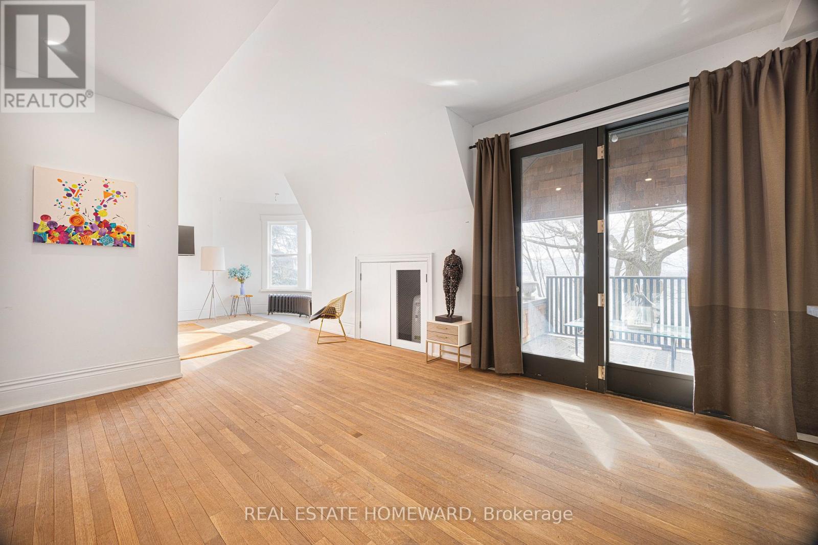 3025 Queen Street E Property Photo 26