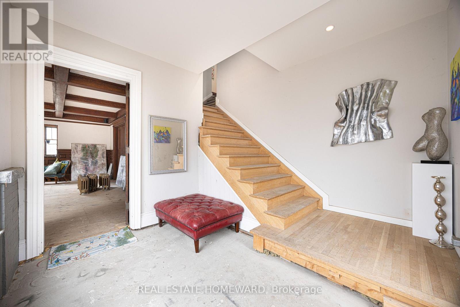 3025 Queen Street E Property Photo 27