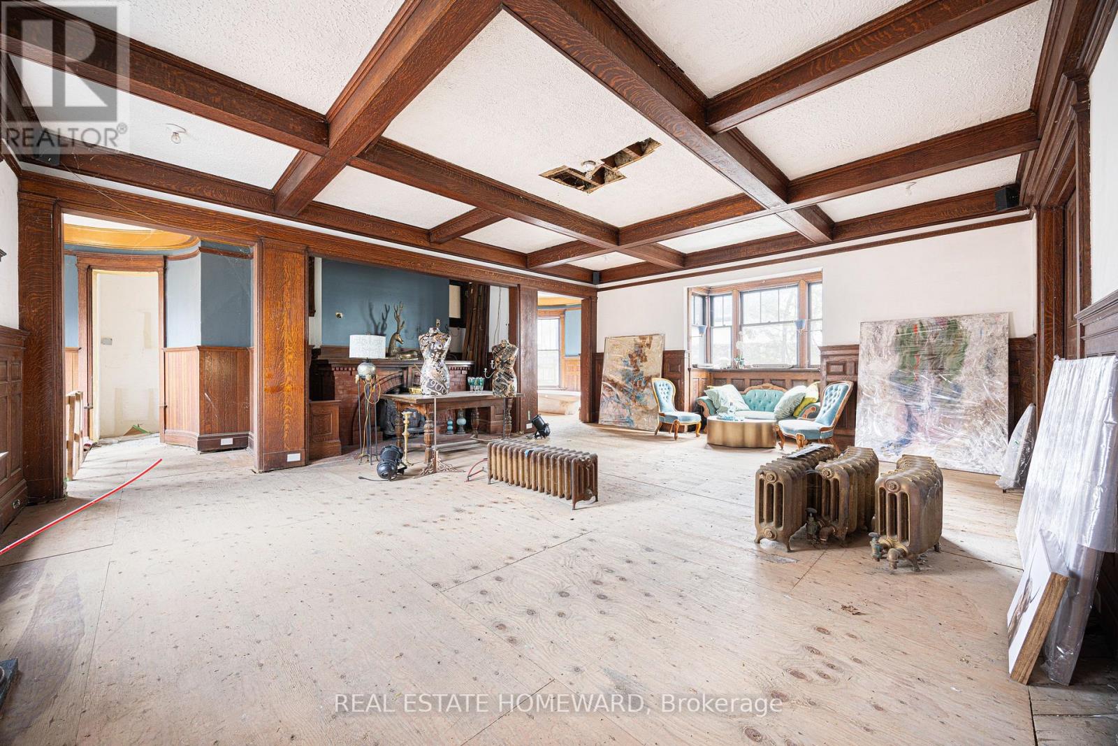 3025 Queen Street E Property Photo 28