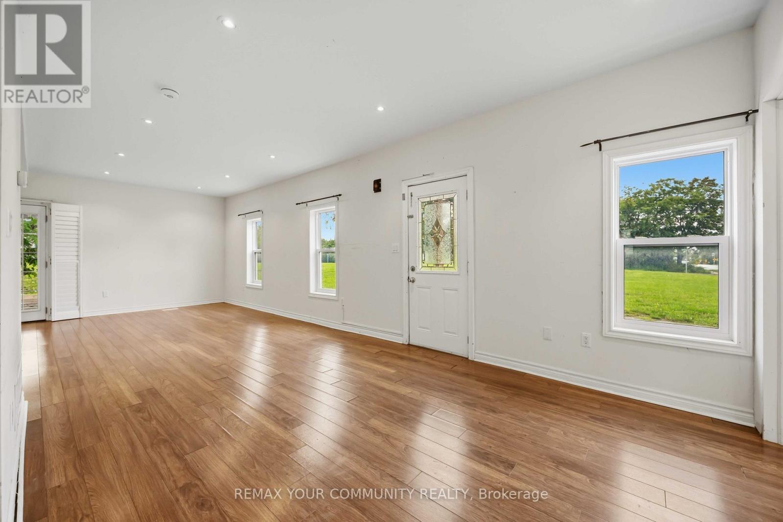 4973 Old Brock Road Property Photo 6