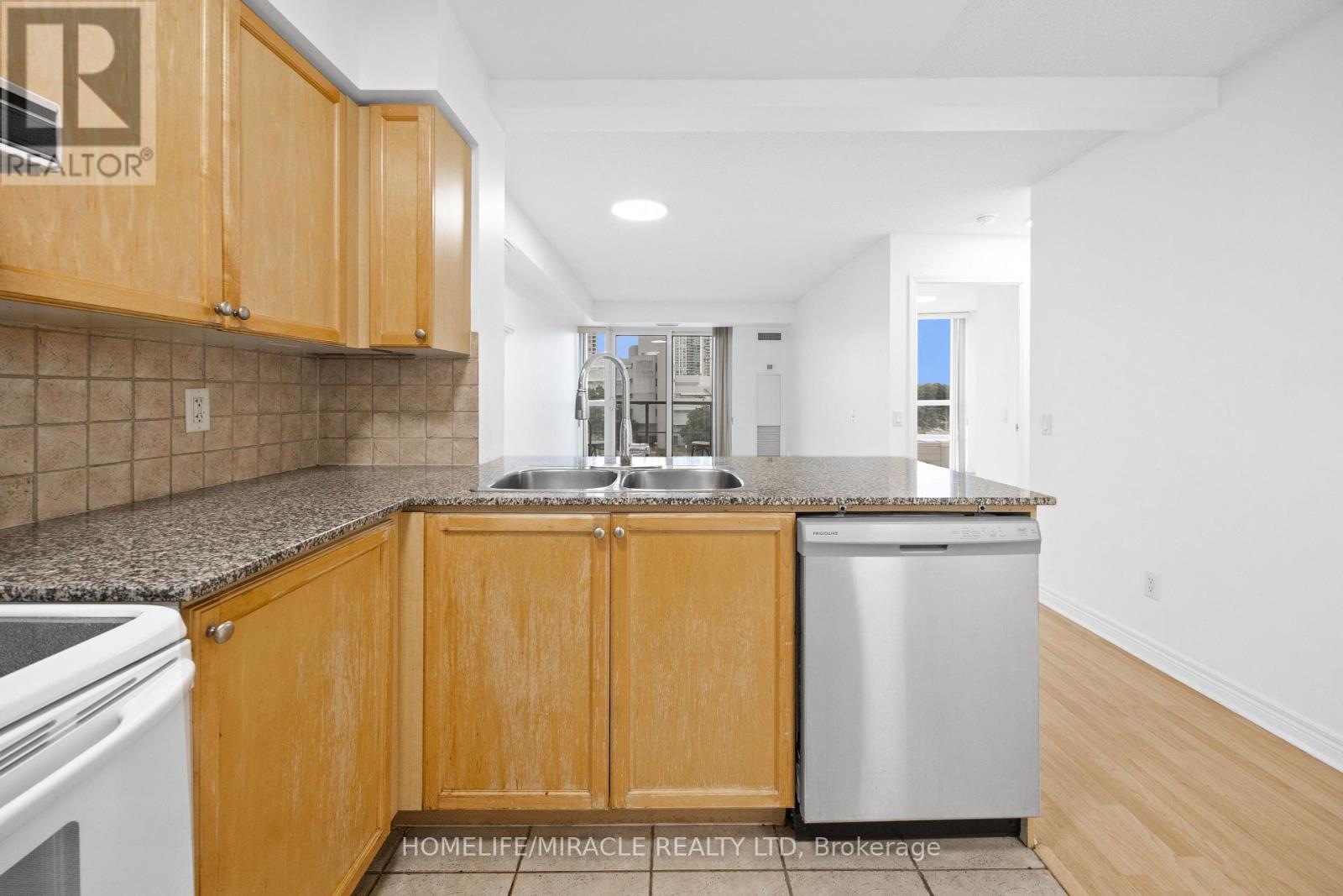 410 - 83 Borough Drive Property Photo 8