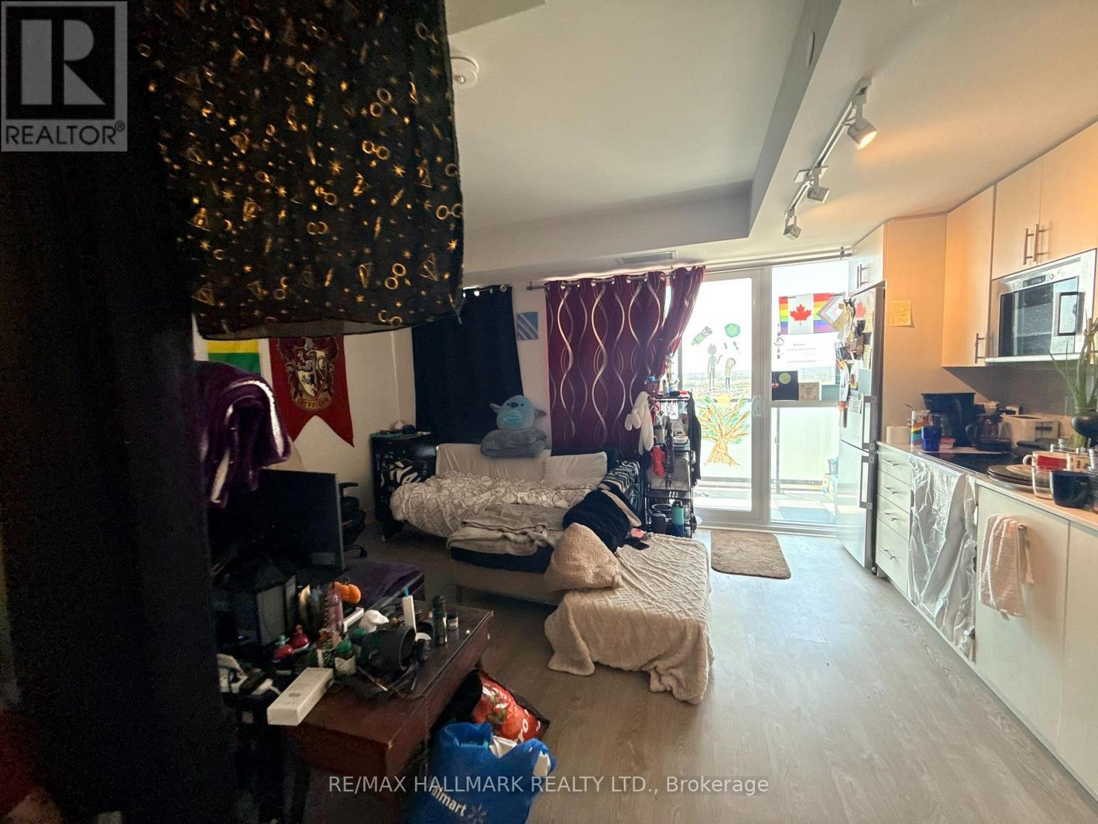 1501 - 2550 Simcoe Street N Property Photo 8