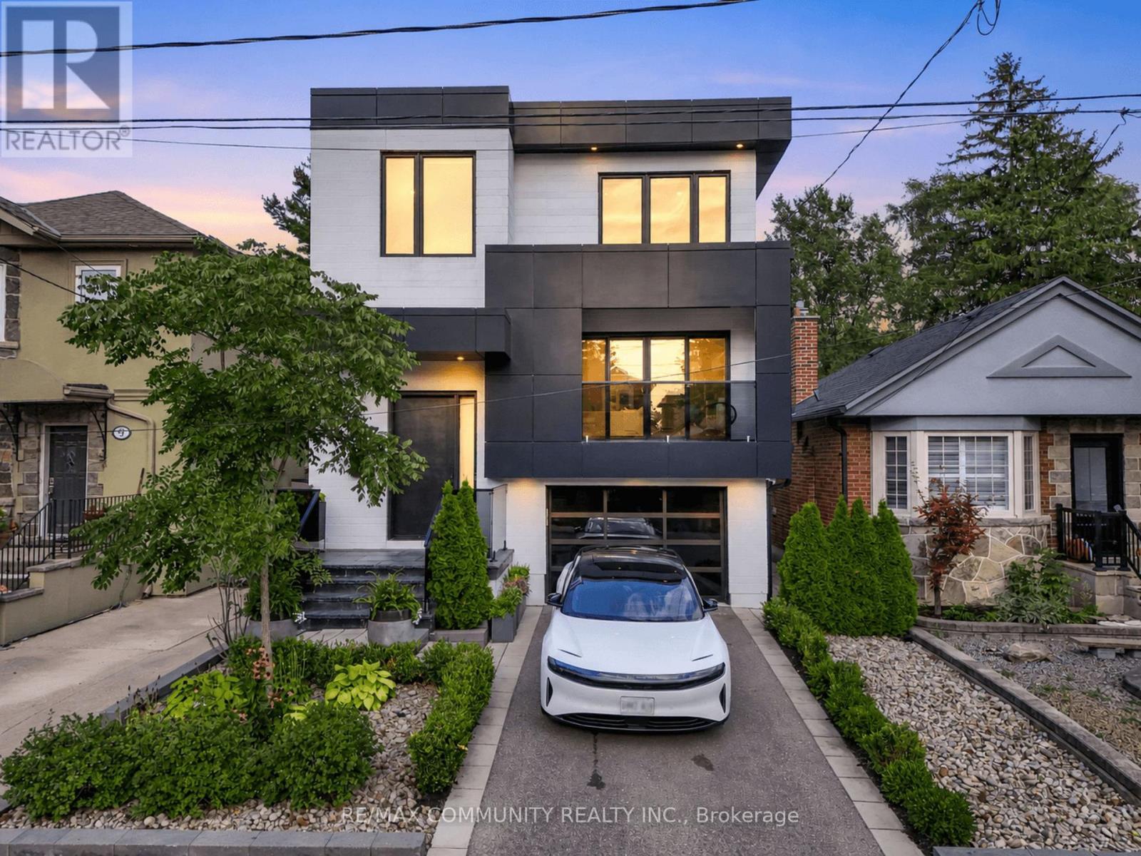 7 Derwyn Road Property Photo 1