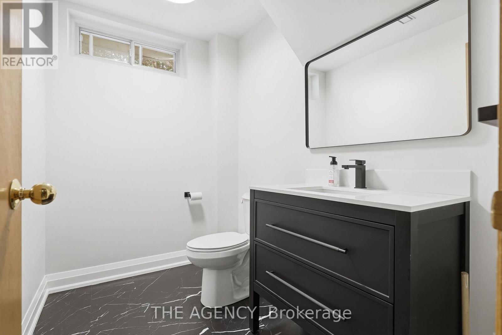 364 Adelaide Avenue E Property Photo 26