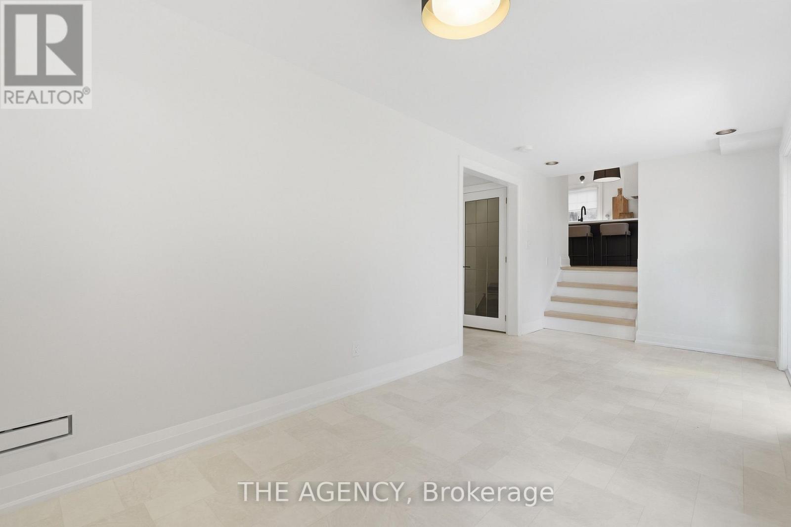 364 Adelaide Avenue E Property Photo 27