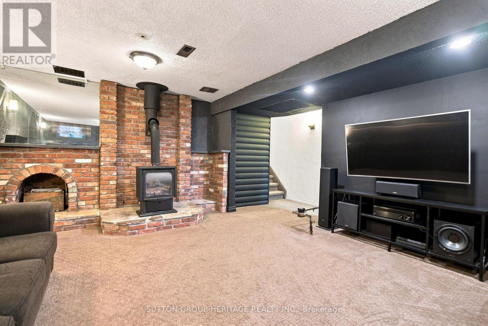 843 Carnation Court Property Photo 19