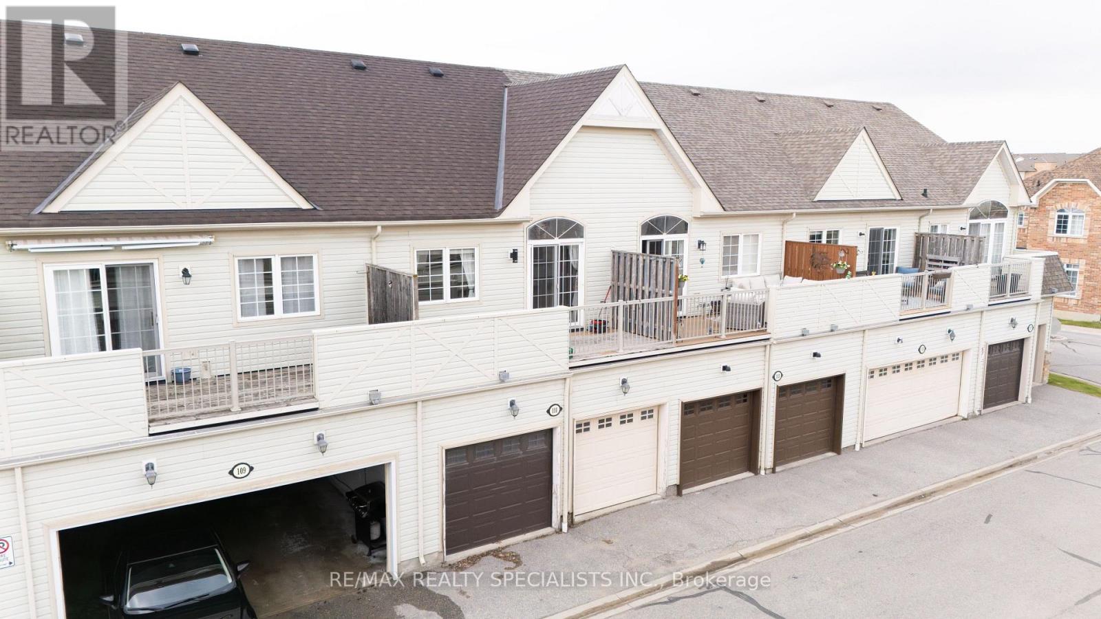 111 Civic Centre Drive Property Photo 2