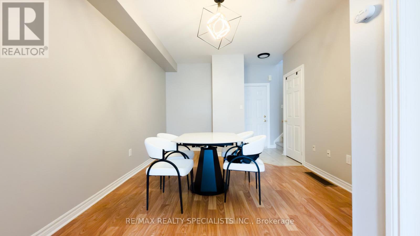 111 Civic Centre Drive Property Photo 3
