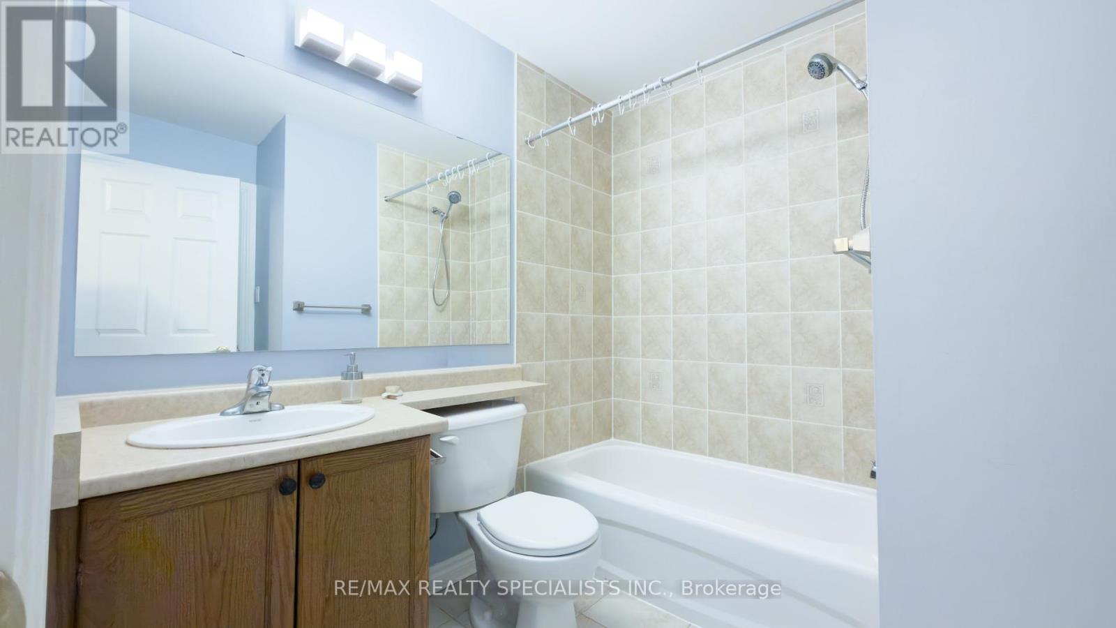 111 Civic Centre Drive Property Photo 13