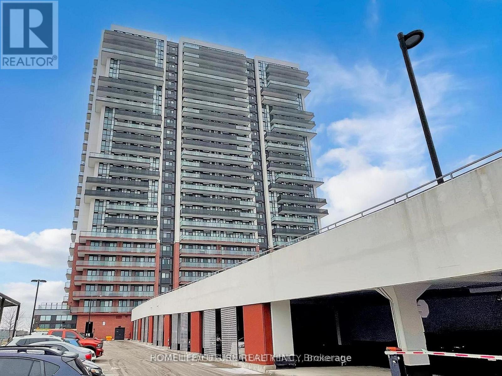 407 - 2550 Simcoe Street N Property Photo 2