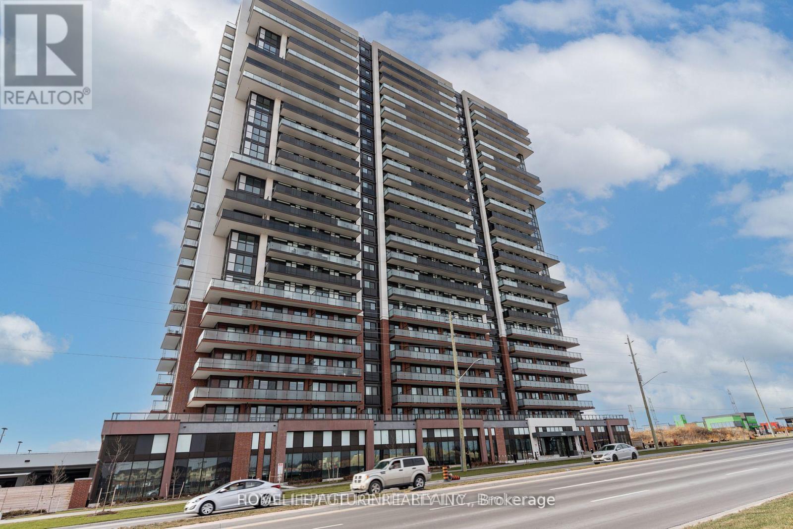 407 - 2550 Simcoe Street N Property Photo 3
