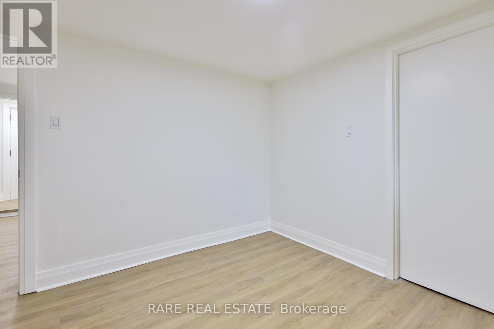 A - 2369 Queen Street E Property Photo 14