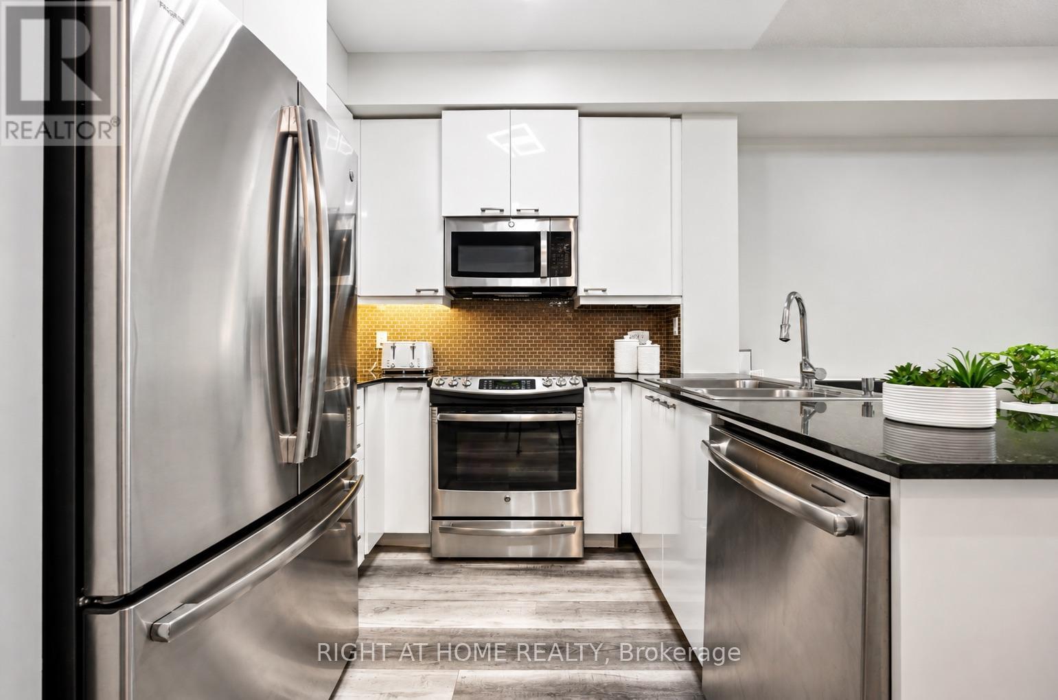 607 - 1328 BIRCHMOUNT ROAD Property Photo 1