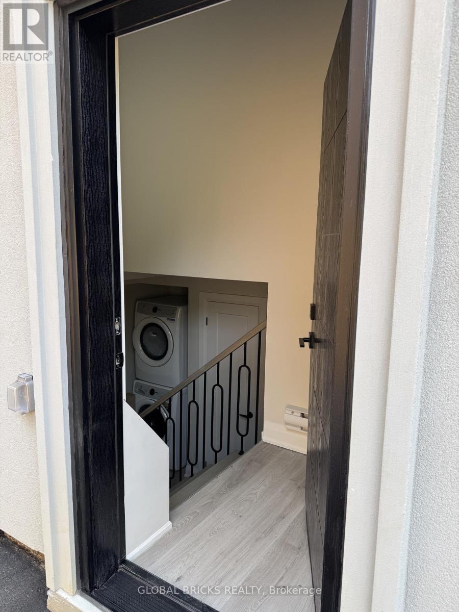 Unit 3- Lower - 101 Minerva Avenue Property Photo 12