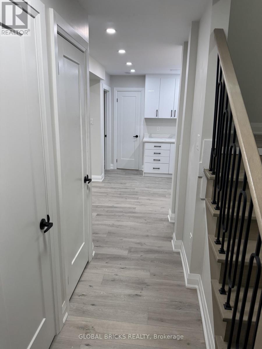 Unit 3- Lower - 101 Minerva Avenue Property Photo 14