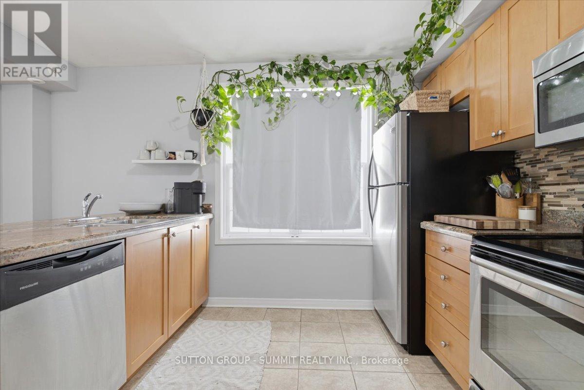 201 - 25 Strangford Lane Property Photo 10