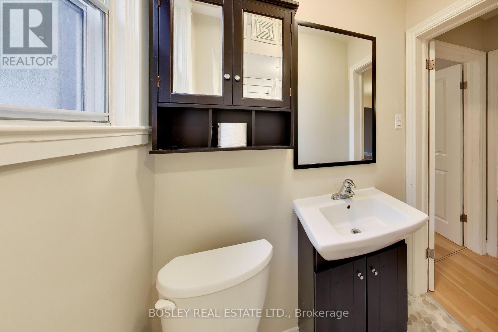 Main - 100 Kildonan Drive Property Photo 9