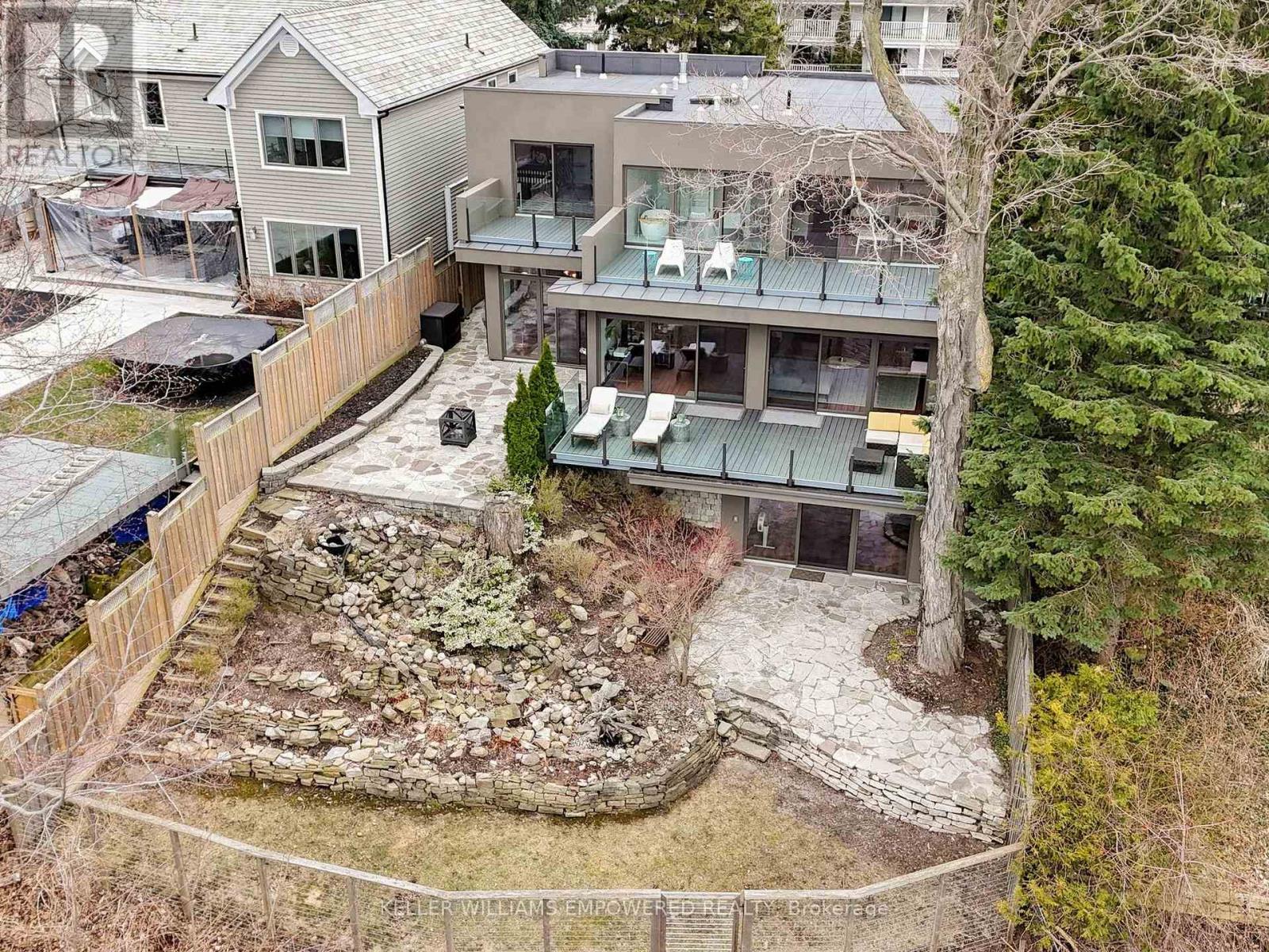 9 Fenwood Heights Property Photo 4