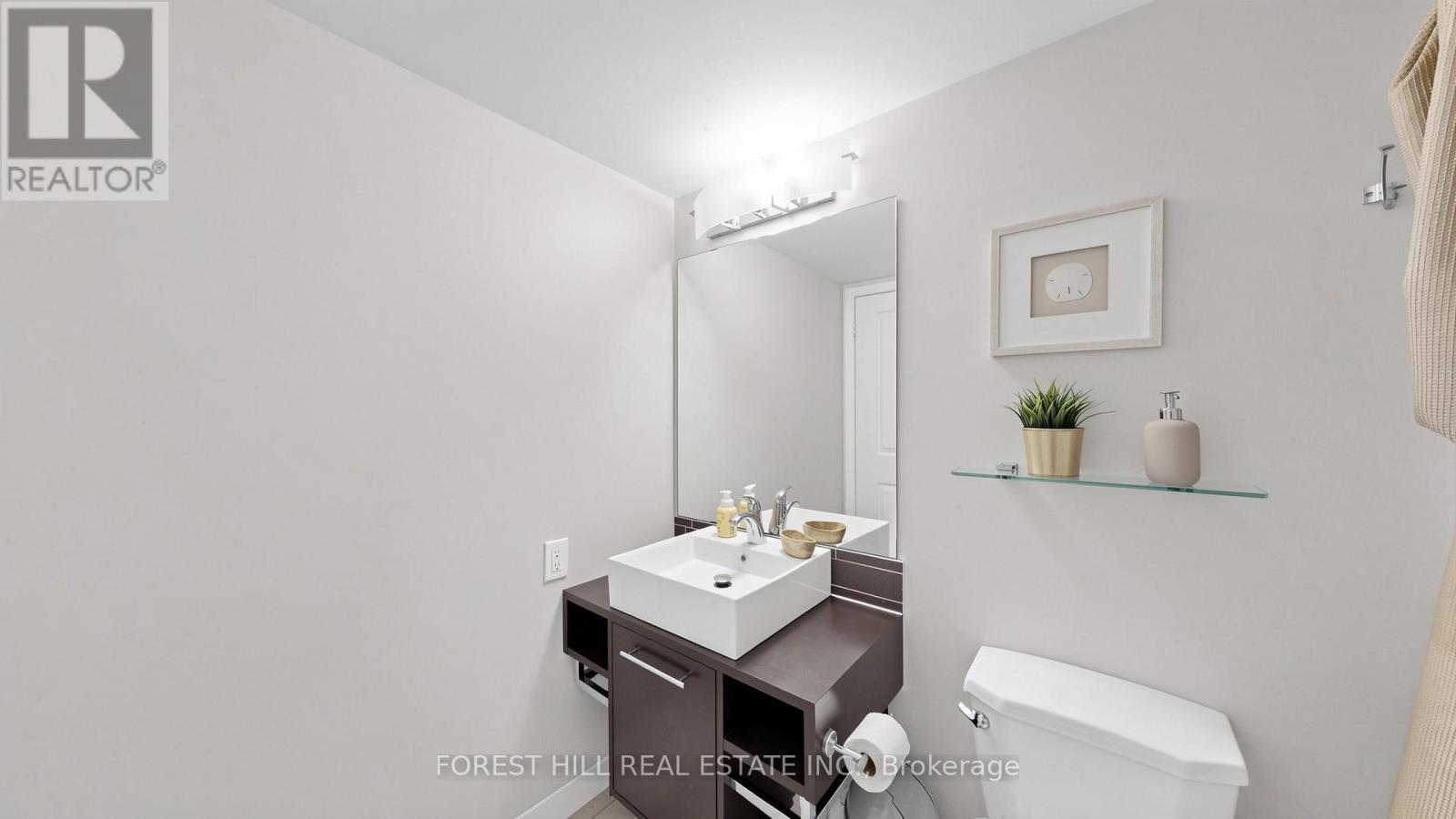 325 - 25 Town Centre Court Property Photo 15