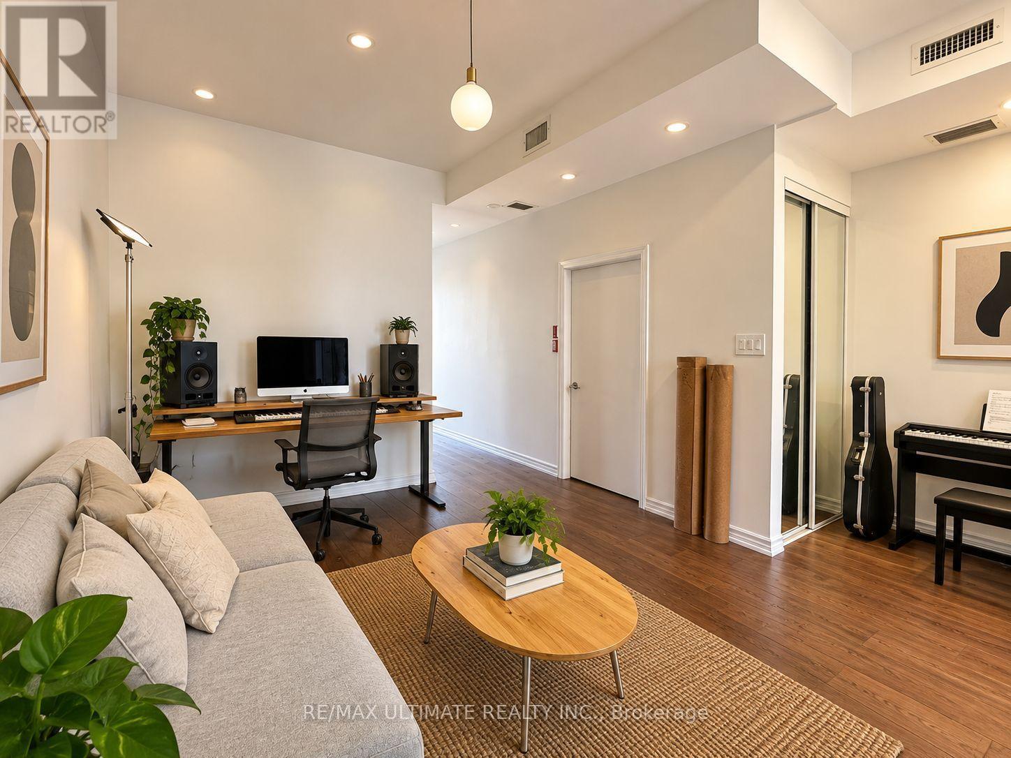 720-720a Queen Street E Property Photo 5