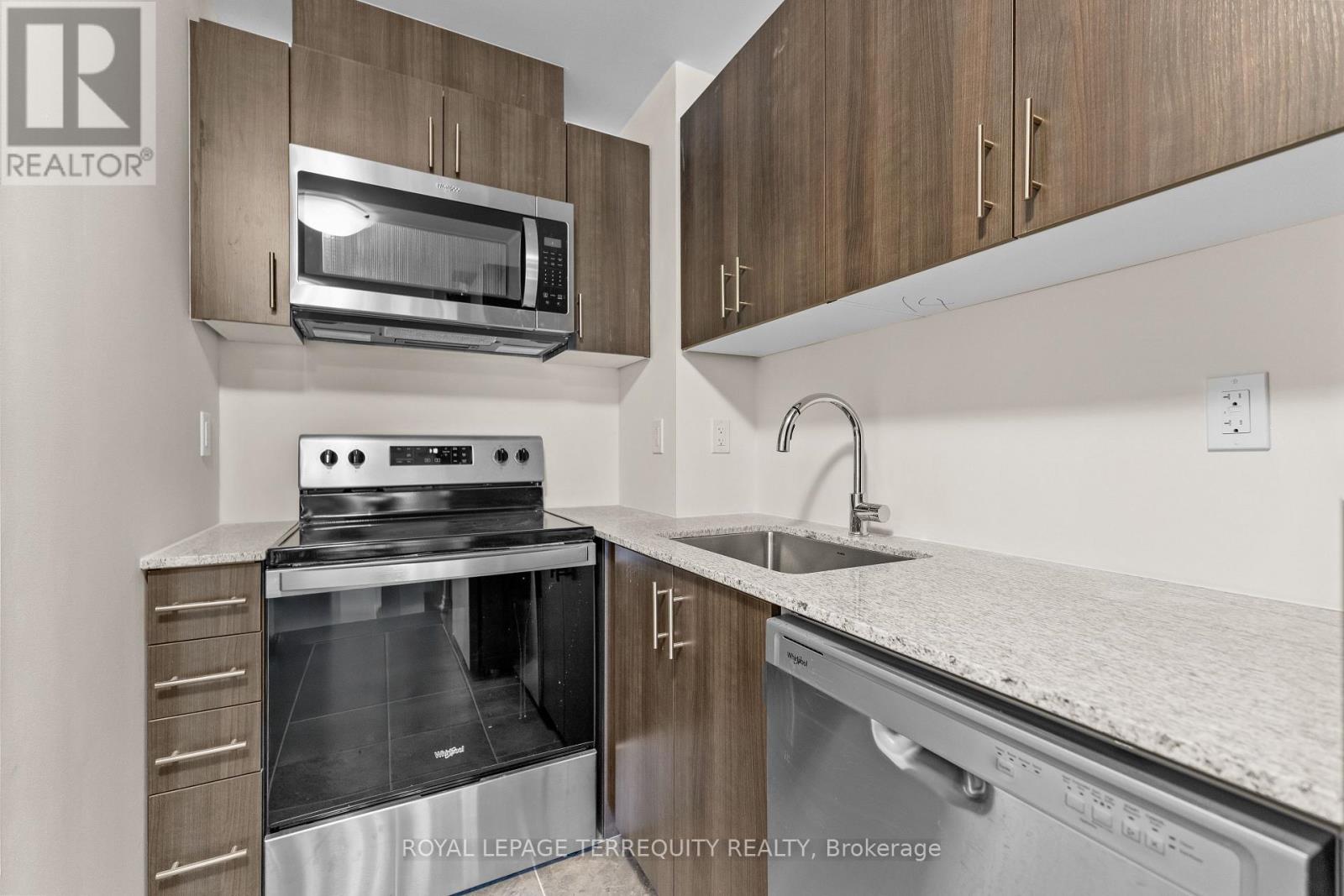 43 - 30 Liben Way Property Photo 10