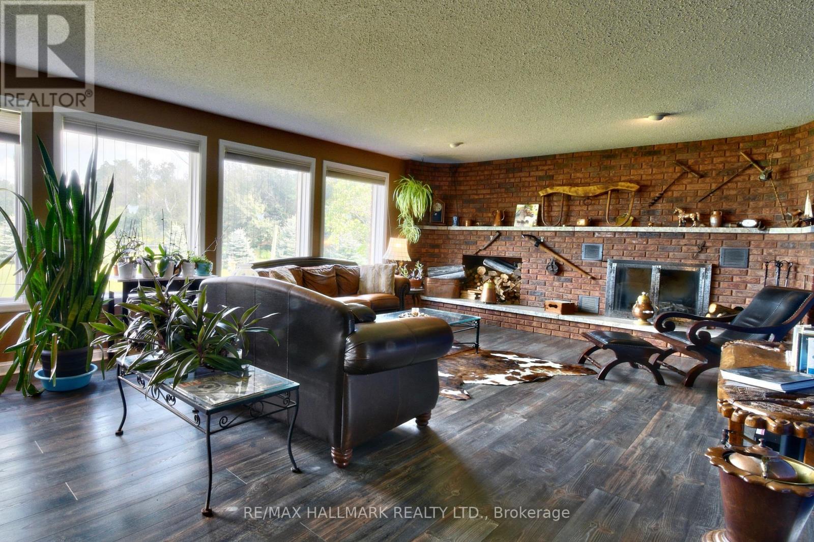 18555 Highway 12 Property Photo 3